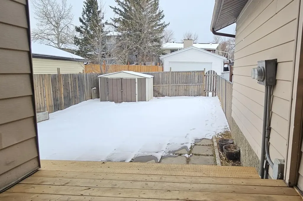 129 Berwick Drive NW Calgary AB T3K 1E7