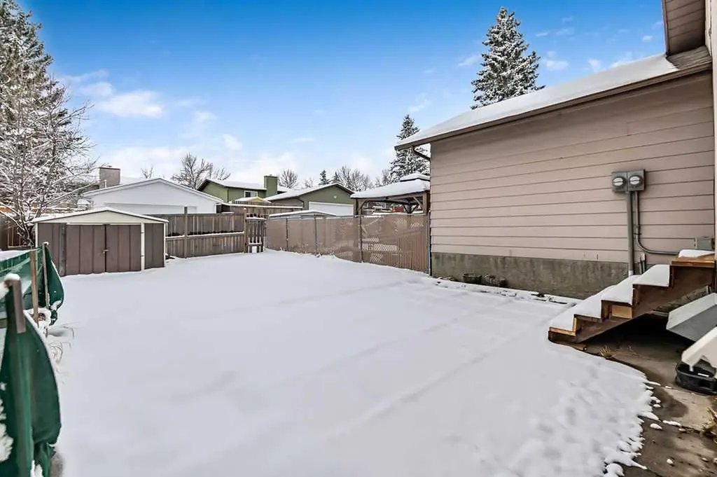 129 Berwick Drive NW Calgary AB T3K 1E7
