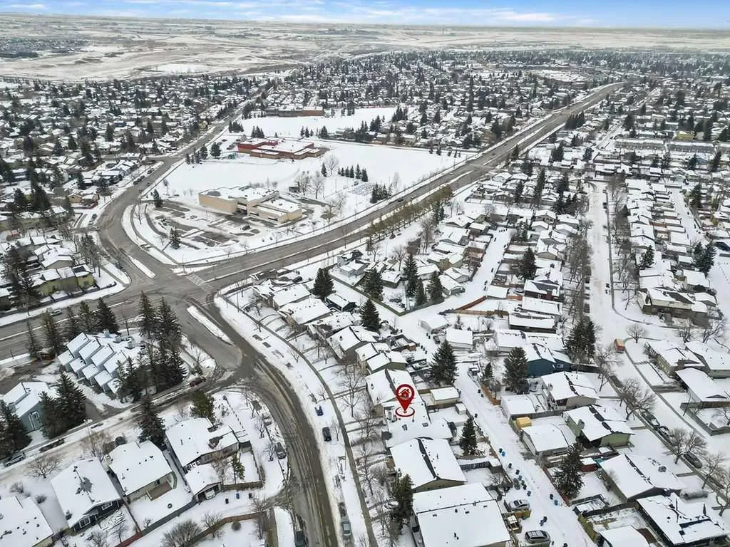 129 Berwick Drive NW Calgary AB T3K 1E7