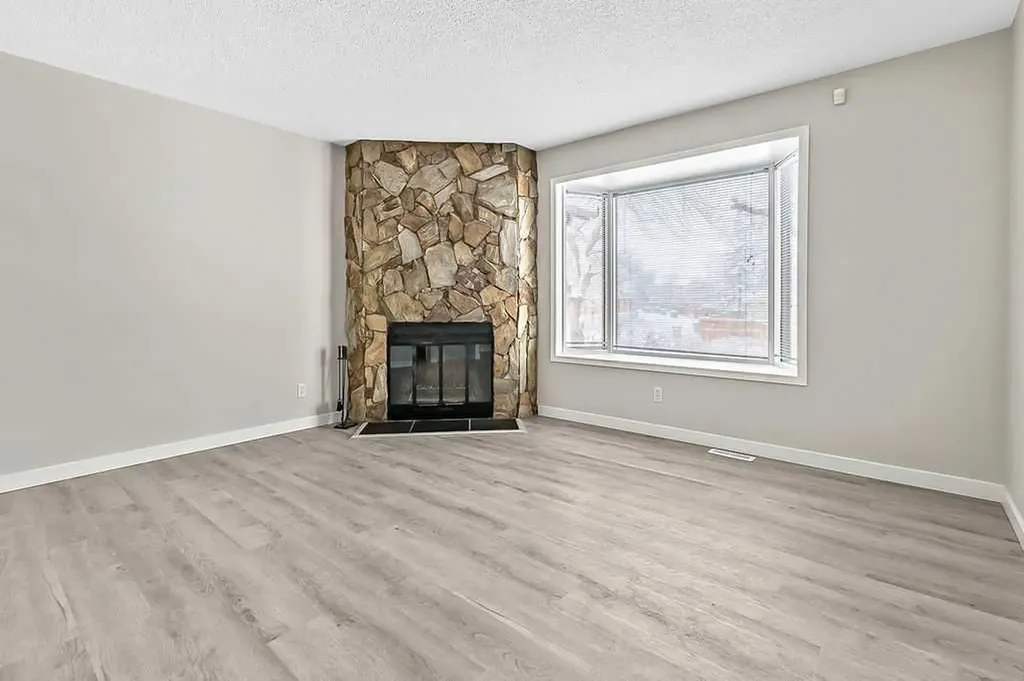 129 Berwick Drive NW Calgary AB T3K 1E7