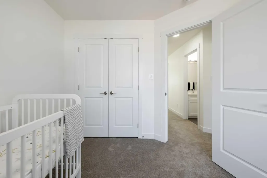 709 Clearview Green Chestermere AB T2P 2G7