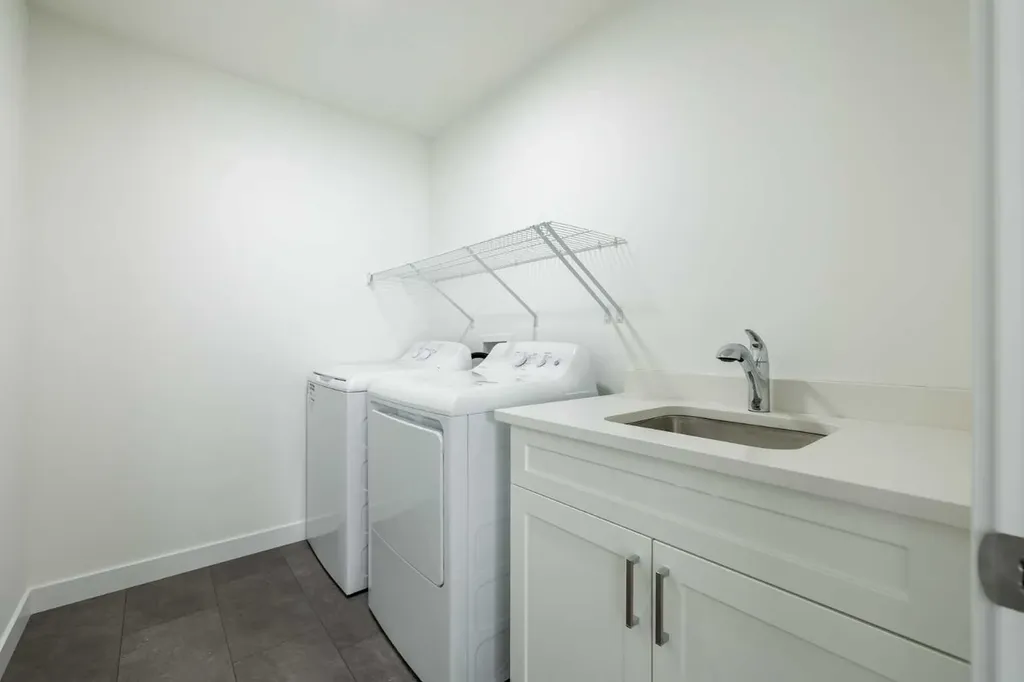 709 Clearview Green Chestermere AB T2P 2G7