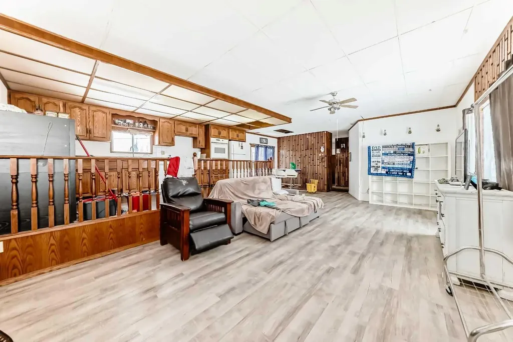5001 62 Avenue Ponoka AB T4J 1E6