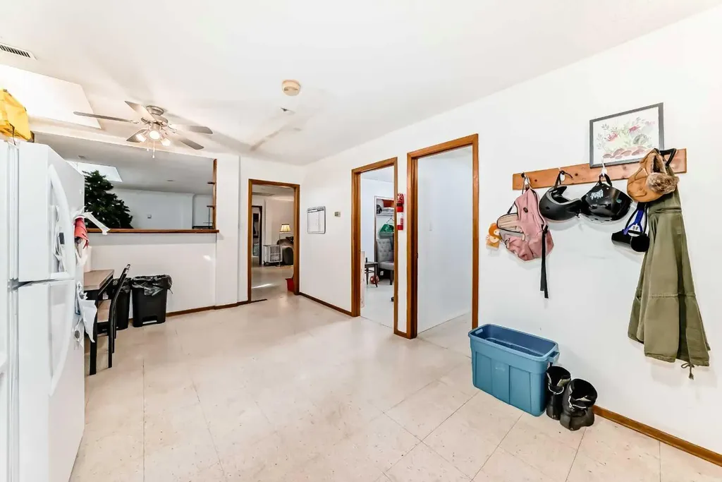 5001 62 Avenue Ponoka AB T4J 1E6