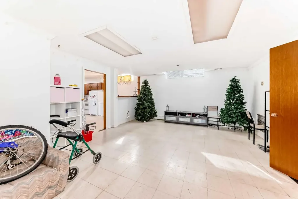 5001 62 Avenue Ponoka AB T4J 1E6