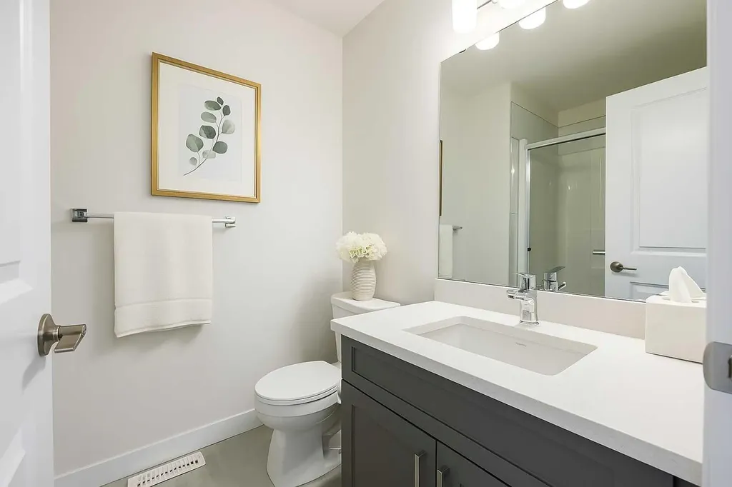 713 Clearview Green Chestermere AB T2P 2G7
