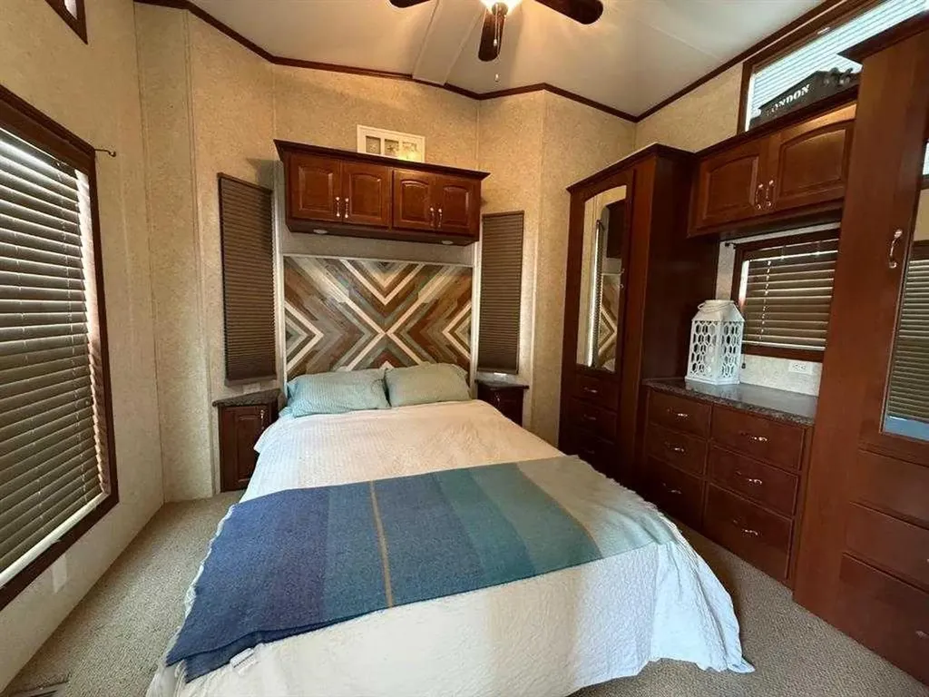 1123 Oak Avenue Lac Des Iles SK S0M 1A0