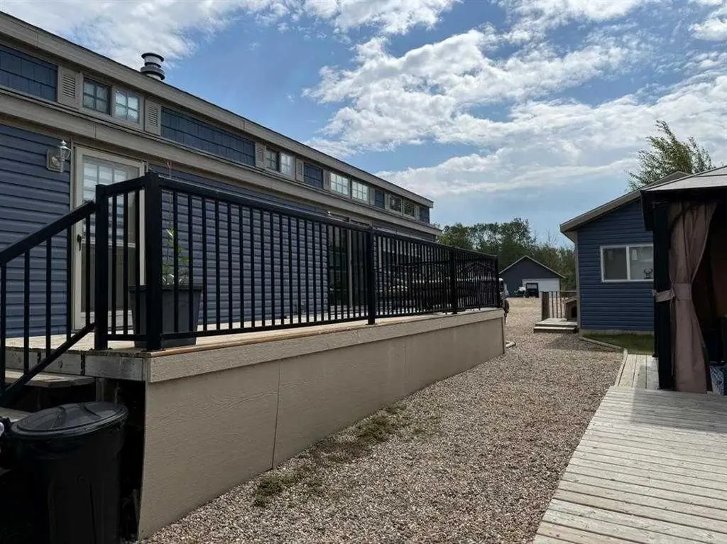 1123 Oak Avenue Lac Des Iles SK S0M 1A0