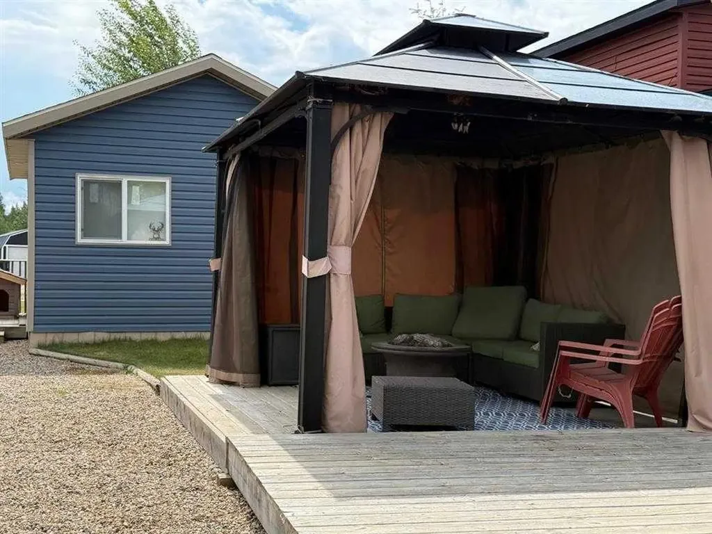 1123 Oak Avenue Lac Des Iles SK S0M 1A0