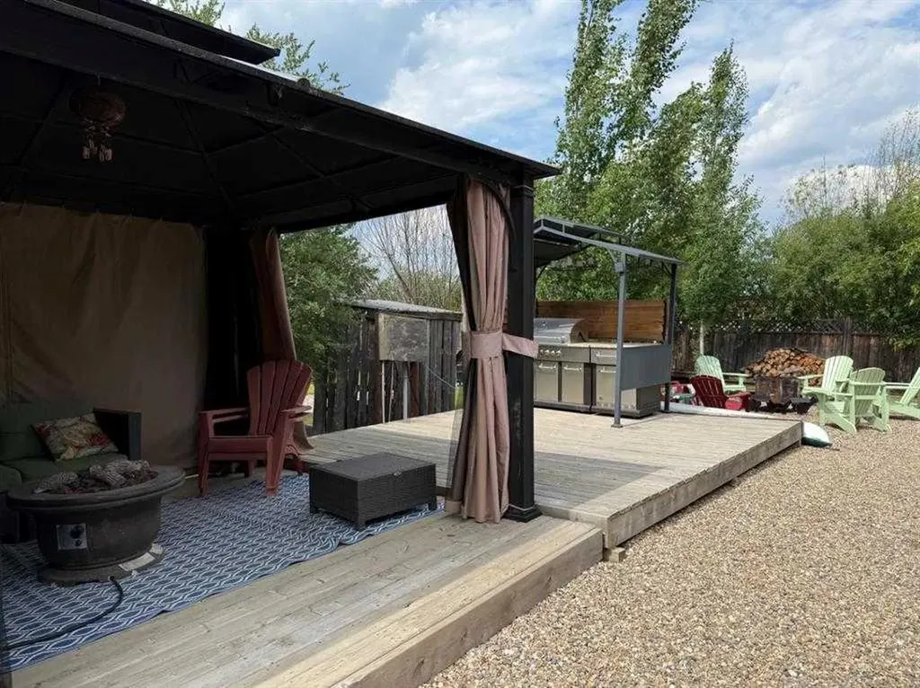 1123 Oak Avenue Lac Des Iles SK S0M 1A0