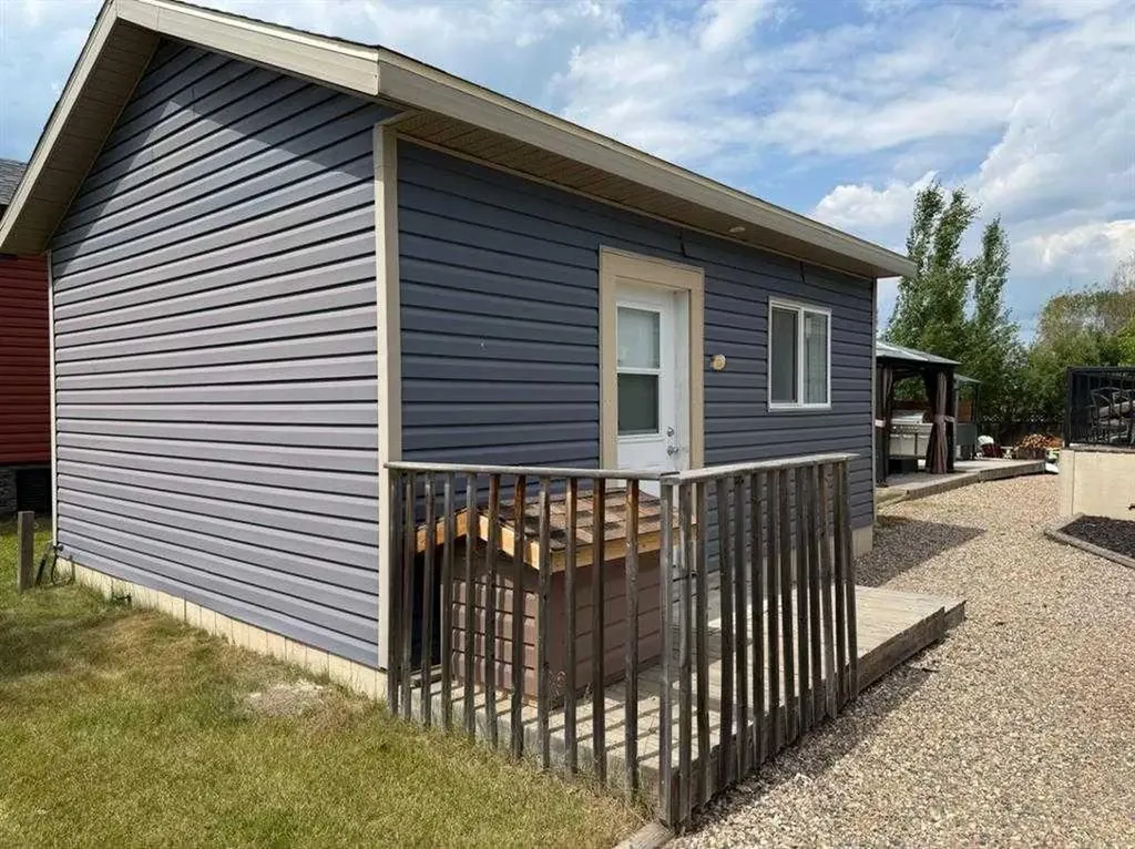 1123 Oak Avenue Lac Des Iles SK S0M 1A0