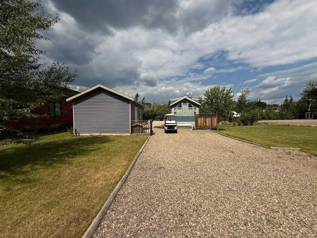 1123 Oak Avenue Lac Des Iles SK S0M 1A0