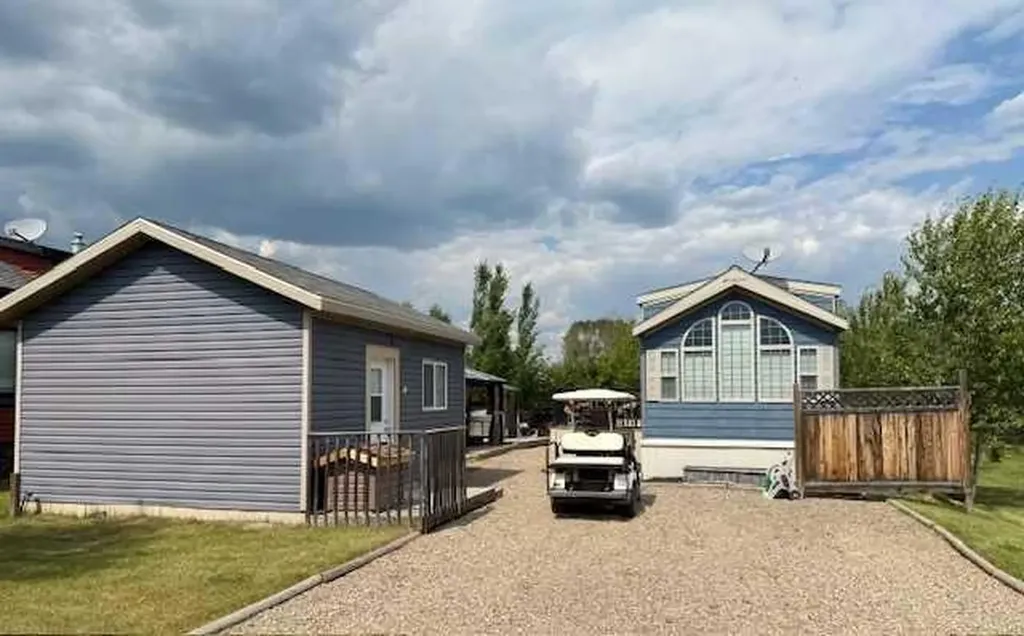 1123 Oak Avenue Lac Des Iles SK S0M 1A0