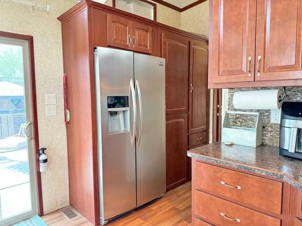 1123 Oak Avenue Lac Des Iles SK S0M 1A0