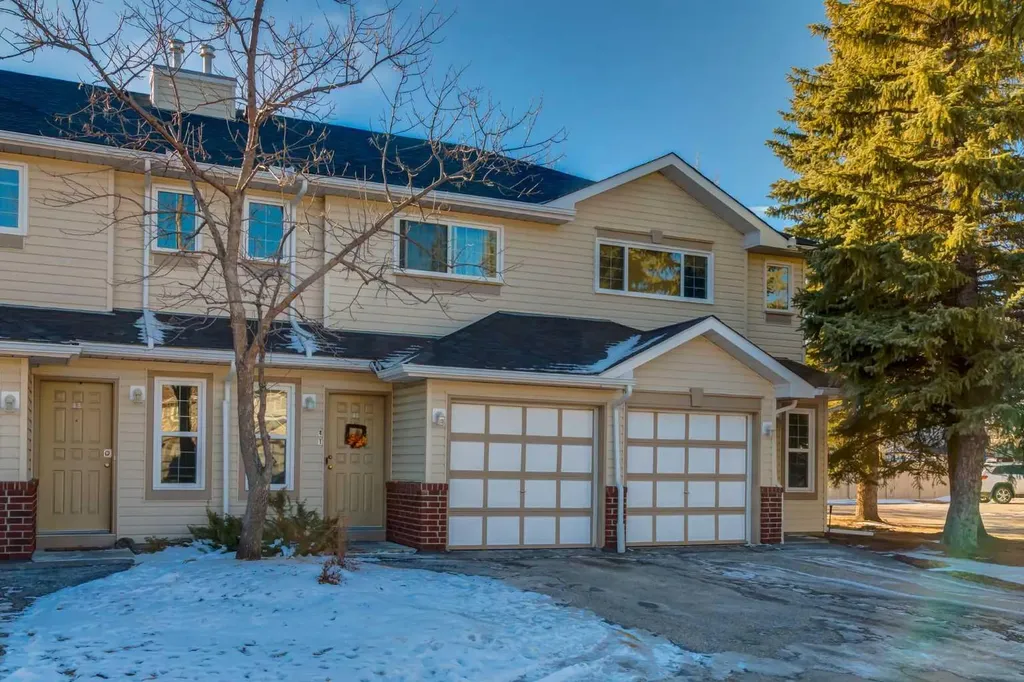 41 Harvest Glen Heights NE Calgary AB T3K 4L3