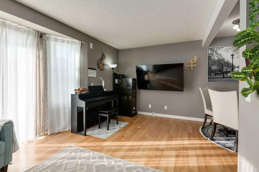 41 Harvest Glen Heights NE Calgary AB T3K 4L3