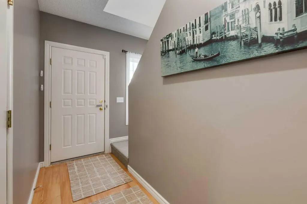 41 Harvest Glen Heights NE Calgary AB T3K 4L3