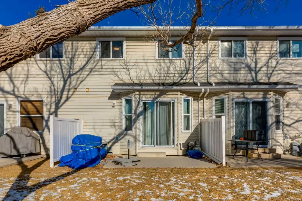 41 Harvest Glen Heights NE Calgary AB T3K 4L3