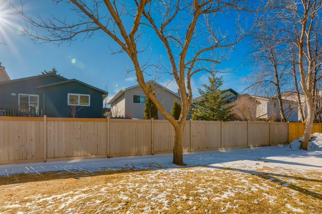 41 Harvest Glen Heights NE Calgary AB T3K 4L3