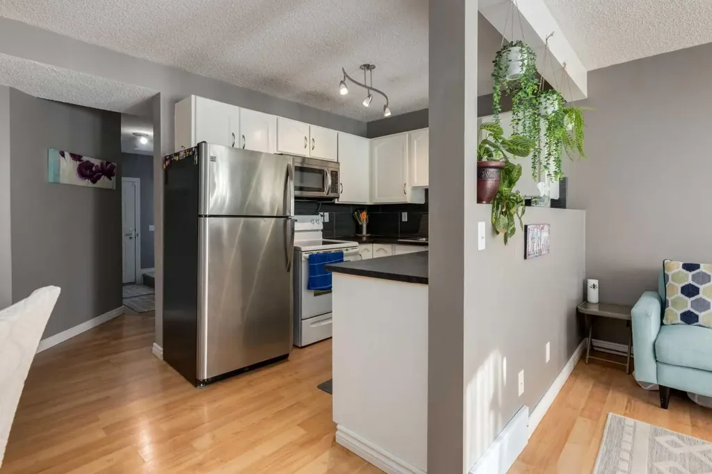 41 Harvest Glen Heights NE Calgary AB T3K 4L3