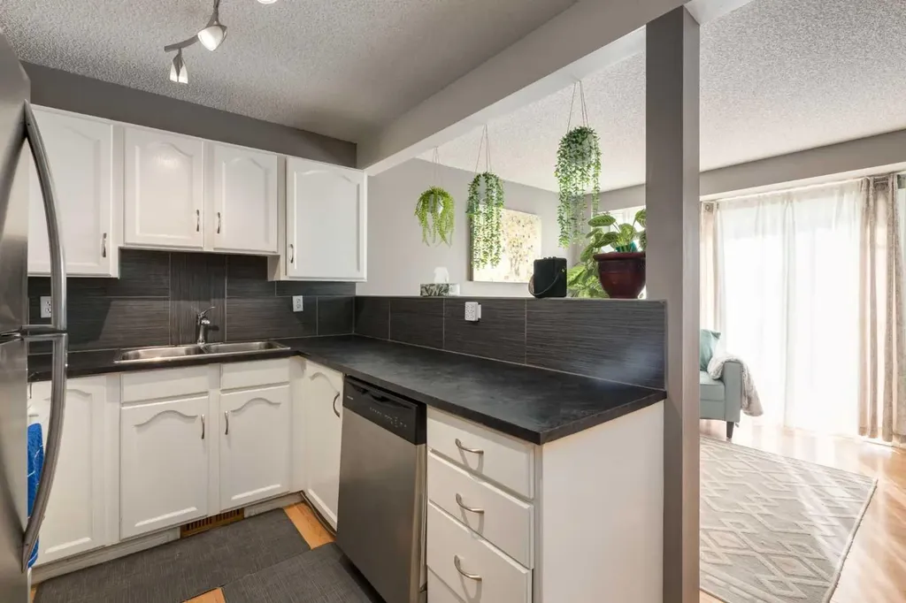 41 Harvest Glen Heights NE Calgary AB T3K 4L3