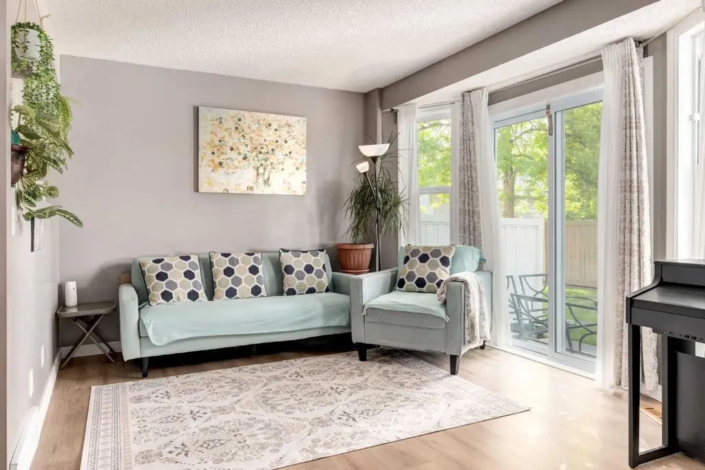41 Harvest Glen Heights NE Calgary AB T3K 4L3