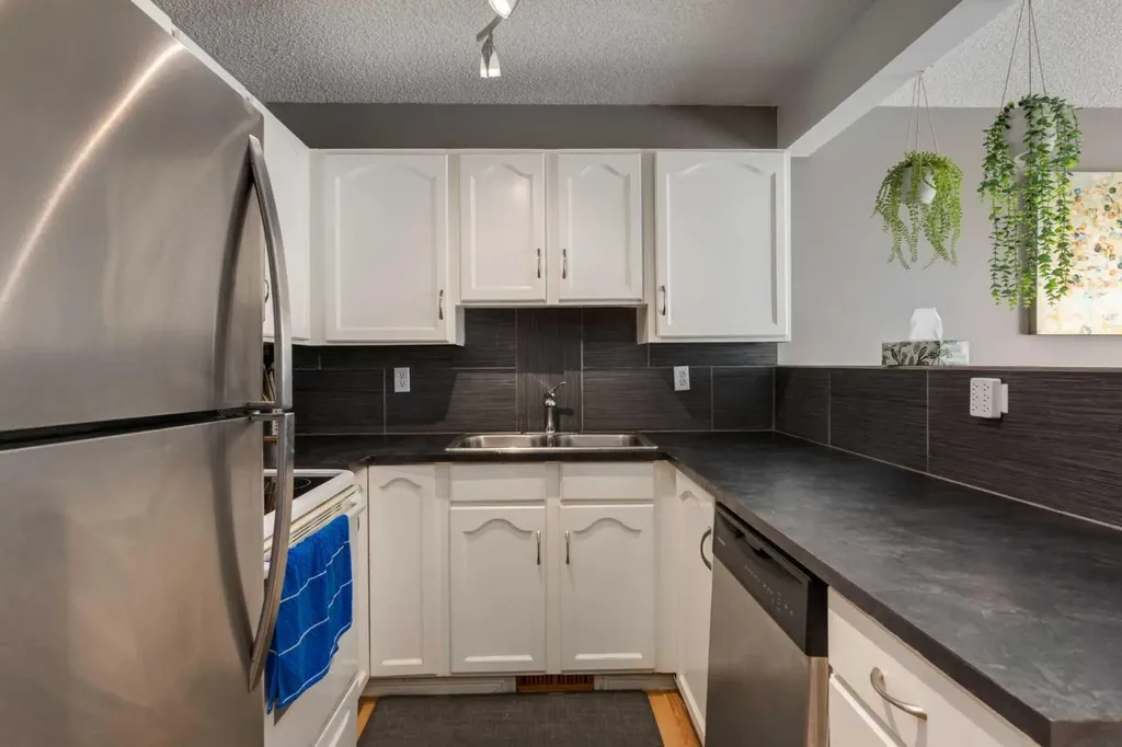 41 Harvest Glen Heights NE Calgary AB T3K 4L3