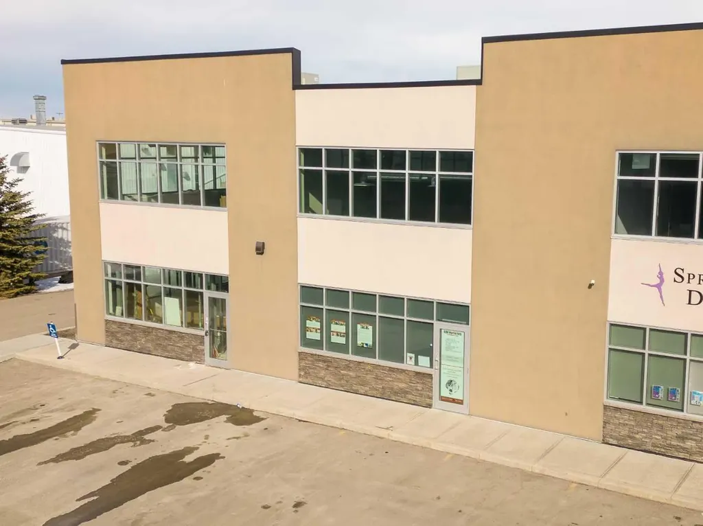 110 Commercial Drive Rural Rocky View County AB T3Z 2A7
