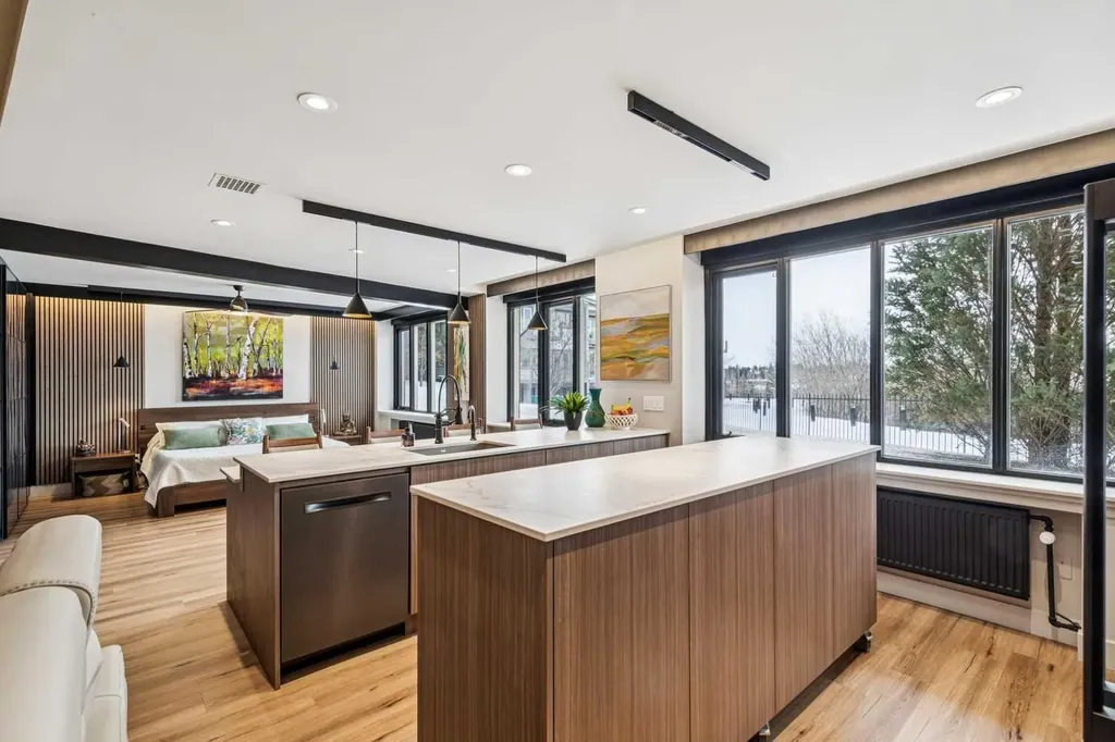 3204 Rideau Place SW Calgary AB T2S 1Z2