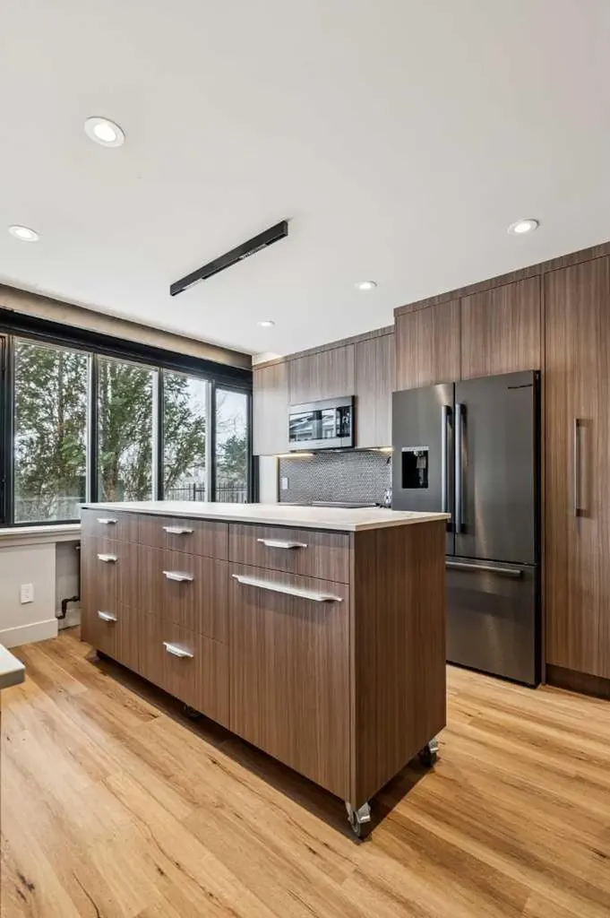 3204 Rideau Place SW Calgary AB T2S 1Z2