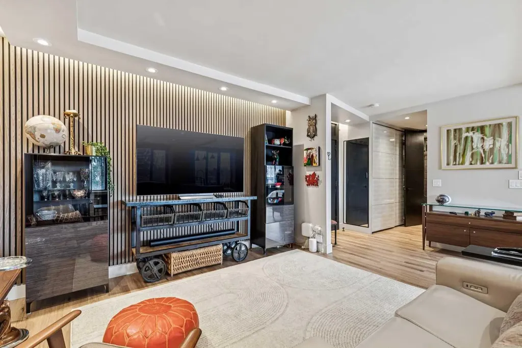 3204 Rideau Place SW Calgary AB T2S 1Z2