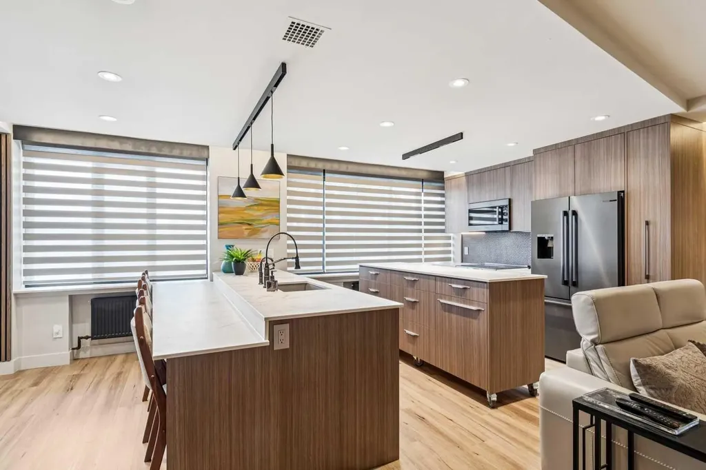 3204 Rideau Place SW Calgary AB T2S 1Z2