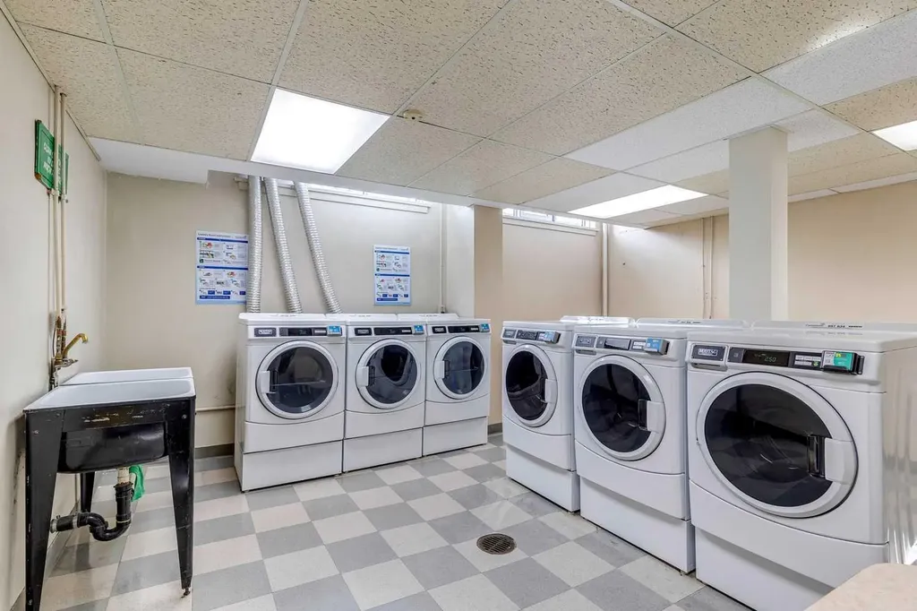 3204 Rideau Place SW Calgary AB T2S 1Z2