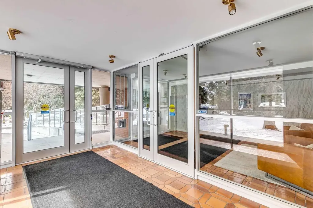 3204 Rideau Place SW Calgary AB T2S 1Z2