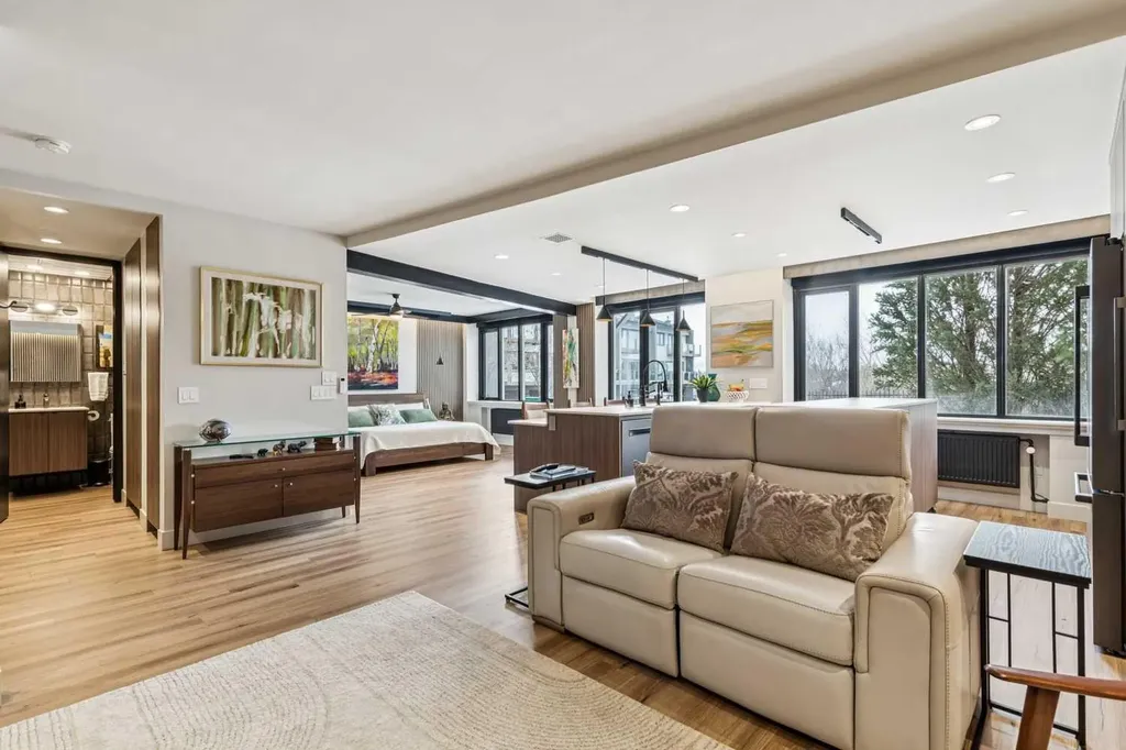 3204 Rideau Place SW Calgary AB T2S 1Z2