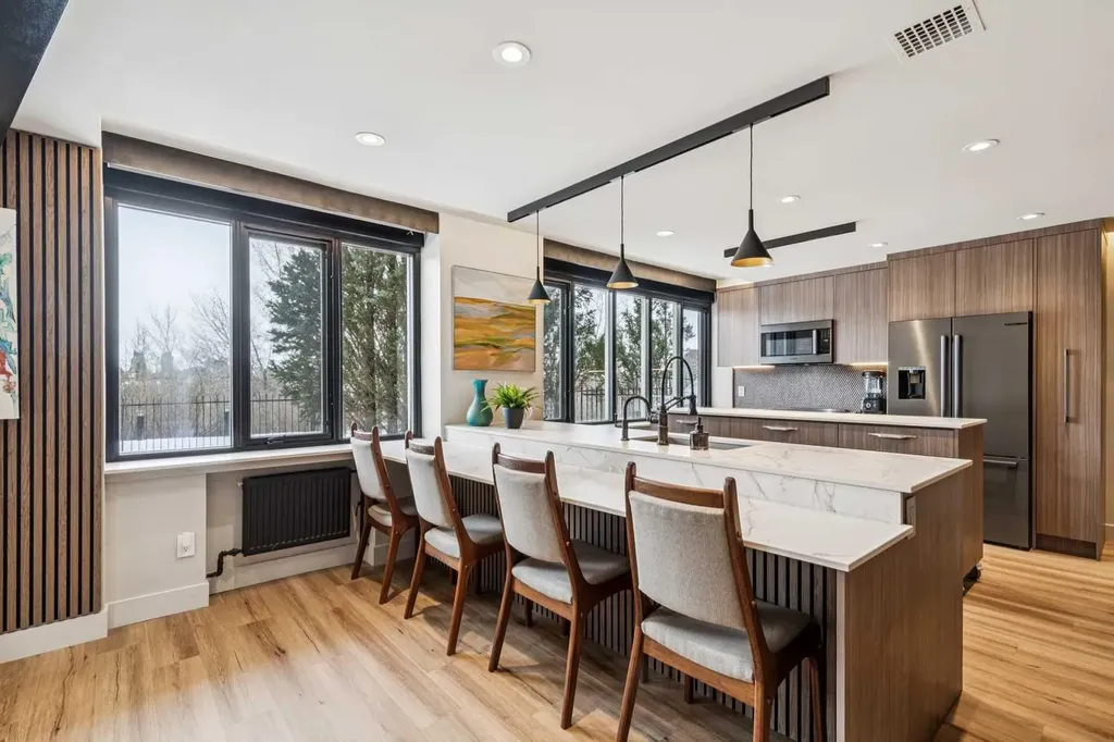 3204 Rideau Place SW Calgary AB T2S 1Z2