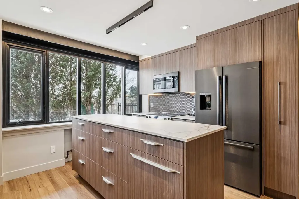 3204 Rideau Place SW Calgary AB T2S 1Z2