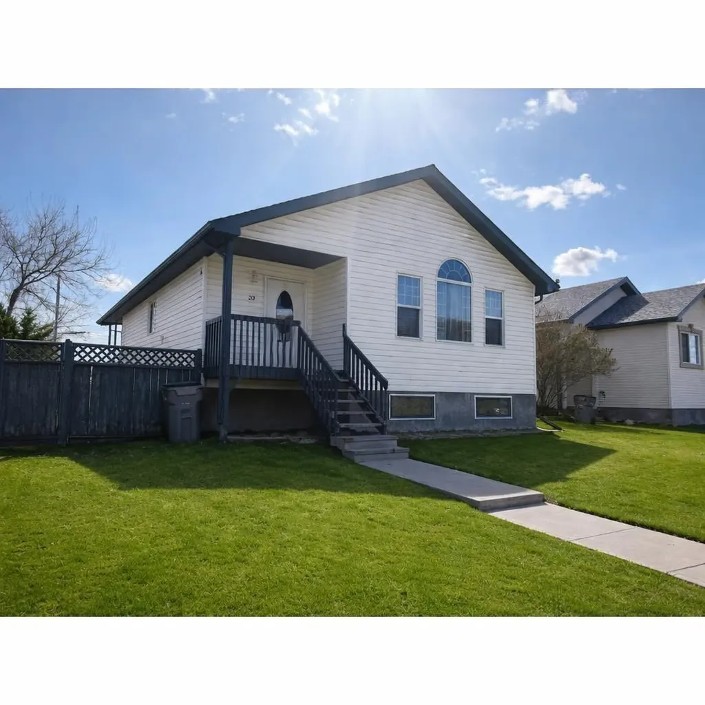 22 Kreiner Crescent Whitecourt AB T7S 1X5