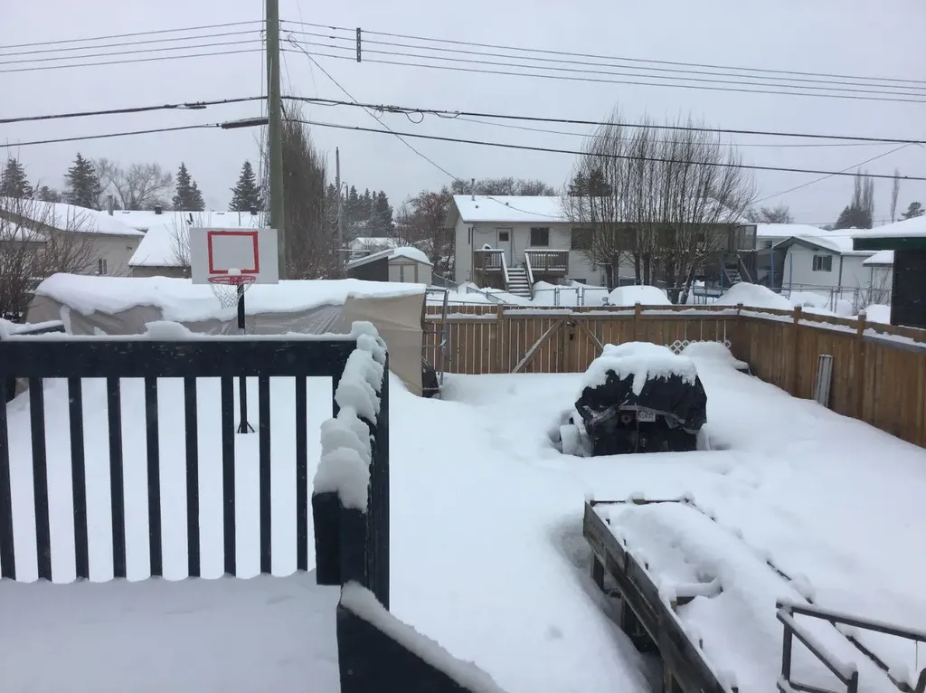 22 Kreiner Crescent Whitecourt AB T7S 1X5