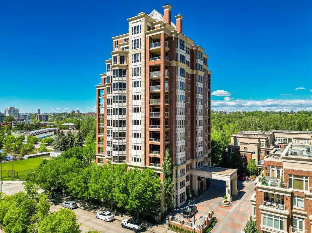 690 Princeton Way SW Calgary AB T2P 5J9