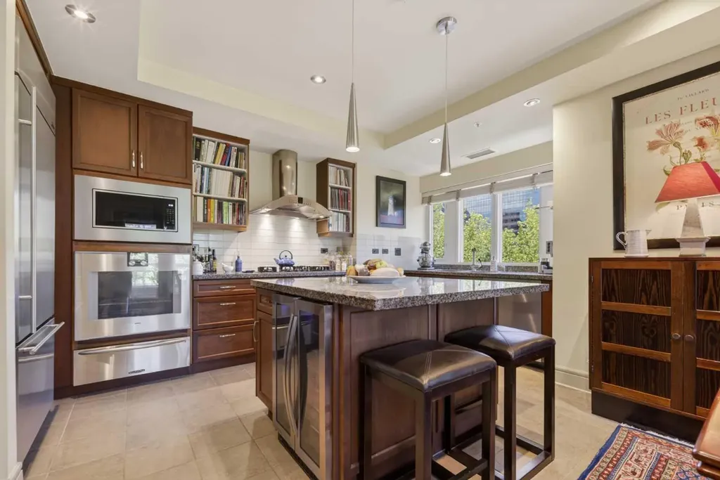 690 Princeton Way SW Calgary AB T2P 5J9