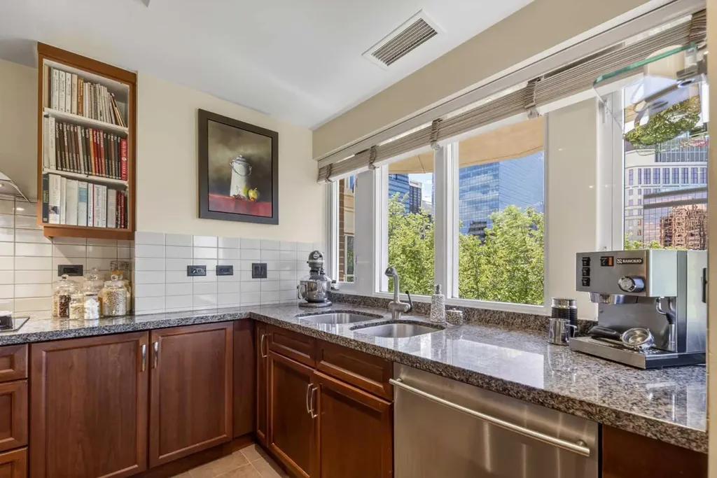 690 Princeton Way SW Calgary AB T2P 5J9