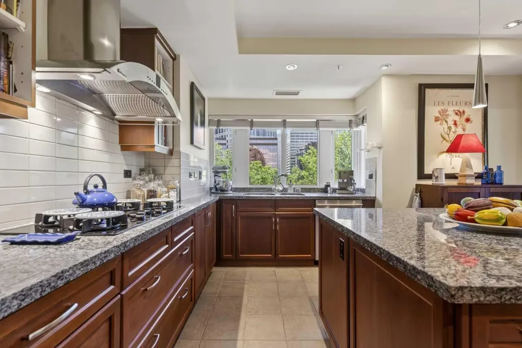 690 Princeton Way SW Calgary AB T2P 5J9