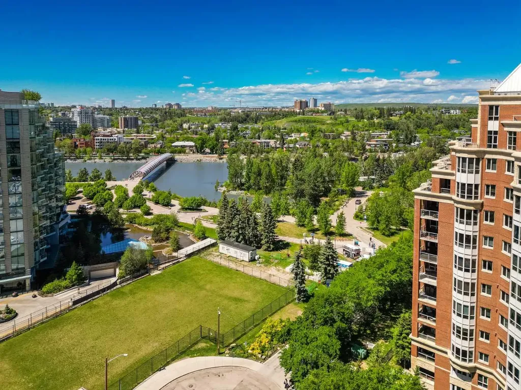 690 Princeton Way SW Calgary AB T2P 5J9