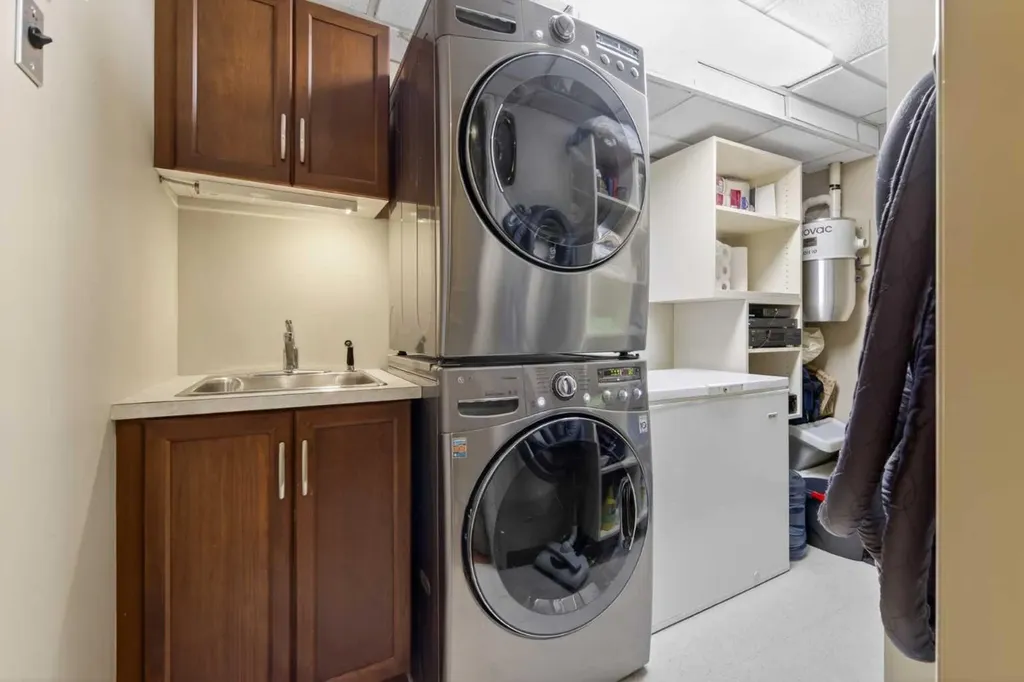 690 Princeton Way SW Calgary AB T2P 5J9