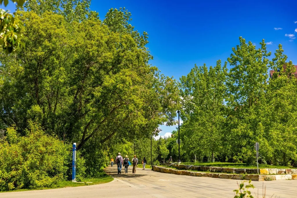 690 Princeton Way SW Calgary AB T2P 5J9