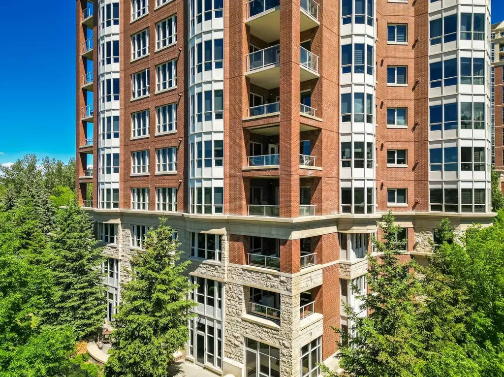 690 Princeton Way SW Calgary AB T2P 5J9