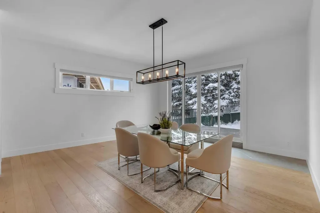 30 Roselawn Crescent NW Calgary AB T2K1K6