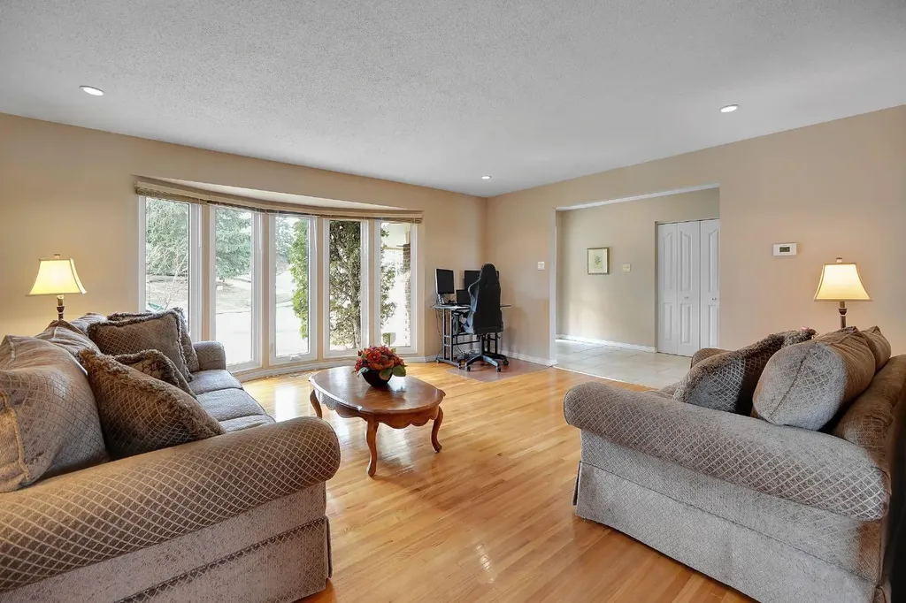 1102 Lake Christina Way SE Calgary AB T2J 2R3