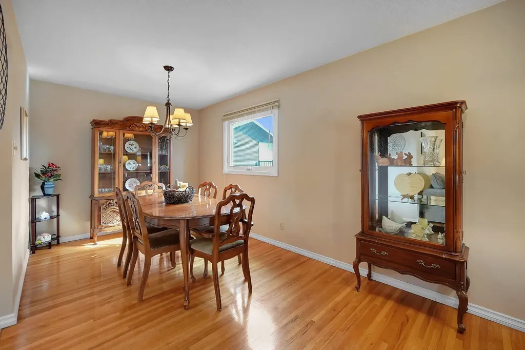 1102 Lake Christina Way SE Calgary AB T2J 2R3